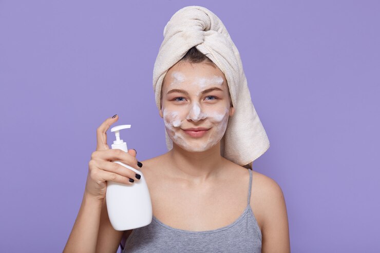 Beleza e saúde feminina: O poder do sabonete facial e sérum para sua pele